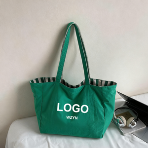 حقيبة قماشية متينة ذات وجهين مع شعار مخصص، مقبض حبل من النسيج المخطط، قابلة لإعادة التدوير ومقاومة للماء، مطرزة للسفر ومخصصة - Product Image 3