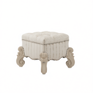 Sgabello da toeletta bianco avorio e osso con finiture a borchie per tavoli da trucco, design tradizionale, rivestimento in tessuto - Product Image 1