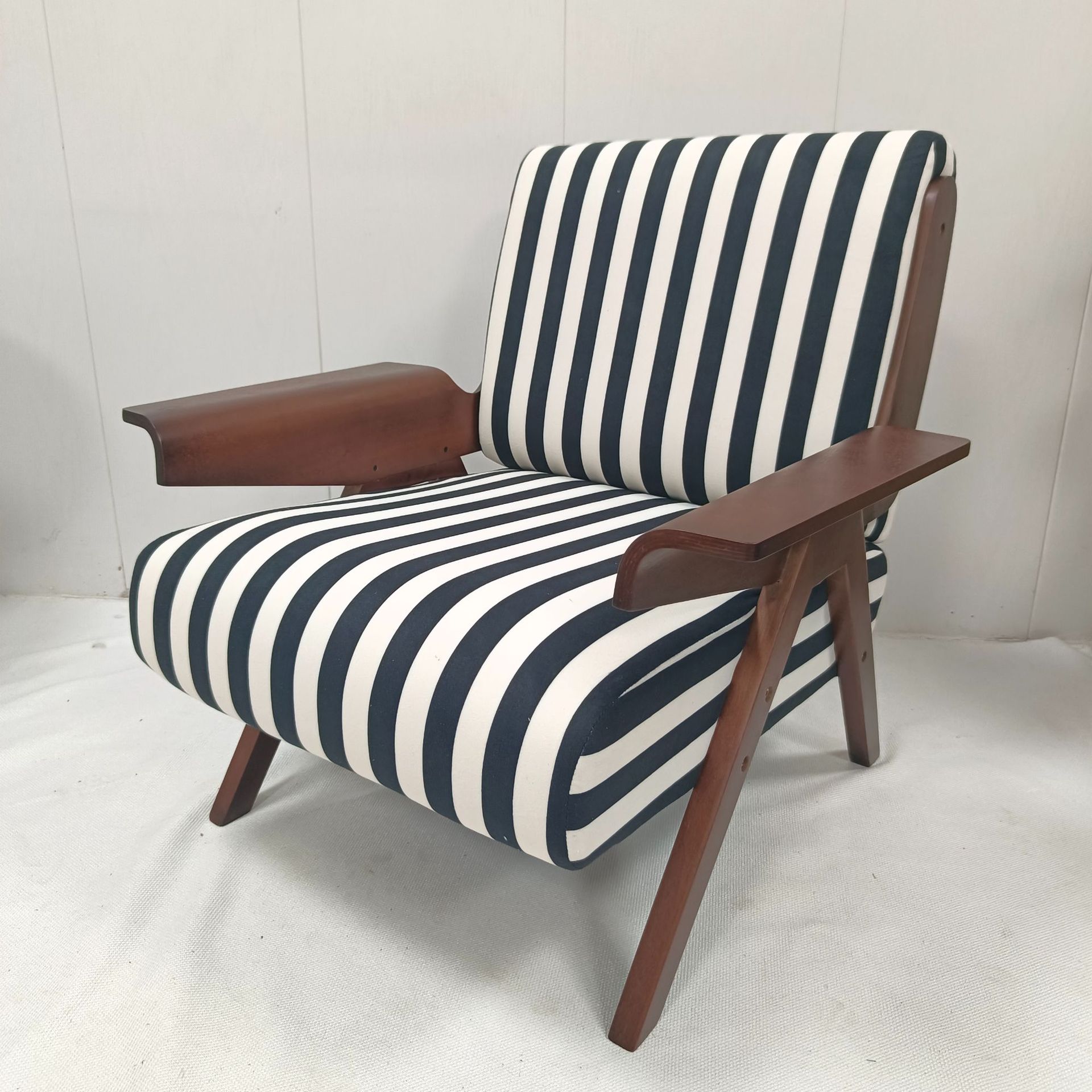 Black and white stripes (antique in frame)