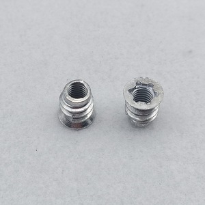Tuerca Empotrada de Aleación de Zinc M6, Rosca Métrica Gruesa, Rosca Derecha, Accesorio de Hardware Completamente Roscado - Product Image 1