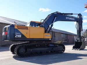 Excavatrice Hyundai 210 de taille moyenne, d'origine coréenne, avec une capacité de 21 tonnes, moteur hydraulique performant, pompe intégrée, en stock - Product Image 3