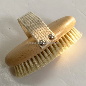 فرشاة استحمام عصرية صديقة للبيئة من النايلون والخيزران بتصميم بيضاوي بسيط لتقشير البشرة وتدليك الجسم - Product Image 2