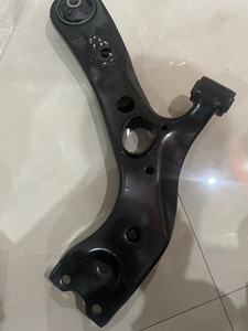 La suspension automatique de haute qualité partie le bras de commande inférieur avant OEM 48069-42050 48068-42050 pour RAV4 - Product Image 2