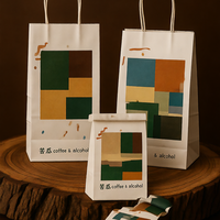 Sacs en kraft écologiques personnalisés pour accessoires mobiles, emballage d'écouteurs, sacs cadeaux de luxe en forme de cœur, échantillon de logo prêt à l'emploi