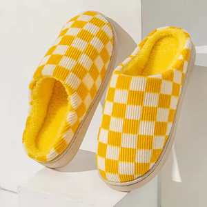 Chaussons d'hiver chauds en coton pour femme, antidérapants et résistants à l'usure, et chaussons en peluche à carreaux pour homme, pour couples - Product Image 1