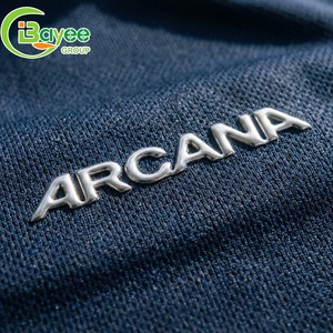 Étiquettes de marque en relief haute fréquence anti-déformation et anti-craquelure, logo 3D en lettres chromées argentées pour le dos des doudounes - Product Image 1