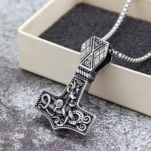 Yunnique – pendentif marteau Thor en acier inoxydable, double face, design nordique, collier pour hommes, bijoux cadeau - Product Image 2