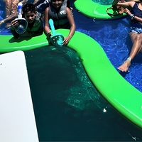 Hamac aquatique gonflable double zone avec centre en maille et technologie Drop Stitch pour adultes