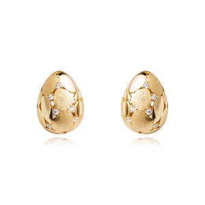Aimgal Vintage 20mm Clip d'oreille œuf doré : Fil tiré à l'italienne, Zircon 5A empilable sur argent 925 plaqué or 18 carats pour mondaine - Product Image 1