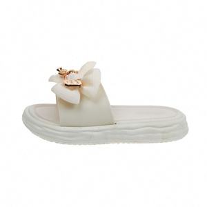 Las <span class=keywords><strong>sandalias</strong></span> en <span class=keywords><strong>la</strong></span> <span class=keywords><strong>playa</strong></span> combinan con todo en verano. - Product Image 2