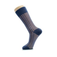 Chaussettes de sport pour hommes épaisses à tube moyen rayé de style professionnel pour l'été respirant à séchage rapide à l'ancienne Logo de fond d'équipage printemps