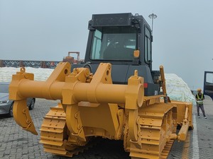 Bulldozer de Grado de Construcción Mediano SD16, Cuchilla de 4.5m³, 131kW, 17000kg, para Pequeñas Minas, Construcción de Carreteras y Desarrollo de Terrenos - Product Image 3