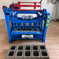 Machine portable de fabrication de briques en ciment, type à vibration et compactage, pour la production de blocs de béton emboîtables et creux