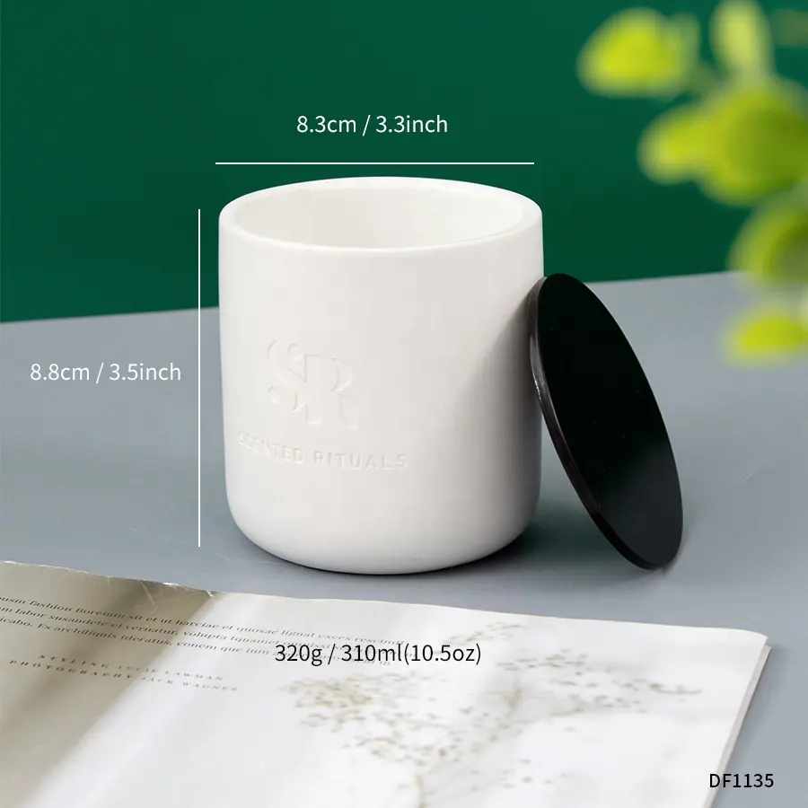 Opaco bianco di lusso di ceramica della candela vaso di vetro in massa candela contenitore con coperchio in metallo logo personalizzato vuoto all'ingrosso supporto di candela