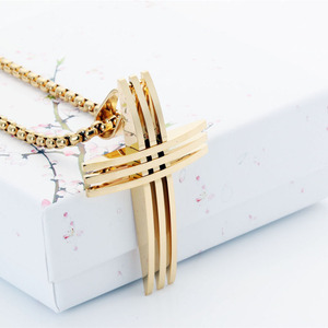 Yunnique – collier avec pendentif croix, en alliage de zinc doré, à la mode, bijoux unisexes, cadeau - Product Image 1