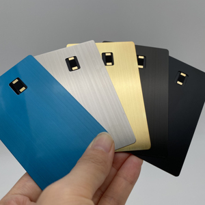Haute qualité personnalisé 4442 <span class=keywords><strong>puce</strong></span> vierge intelligente personnalisée en acier inoxydable NFC métal banque carte de crédit bleu or <span class=keywords><strong>argent</strong></span> 13.56MHz - Product Image 2