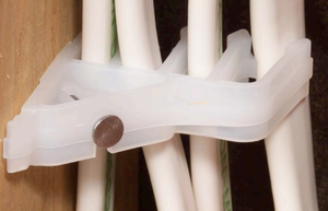 Clips de câble en plastique, système de fixation par encliquetage, organisateur de fils électriques, installation facile, maintien positif, fixation pour montants en bois - Product Image 3