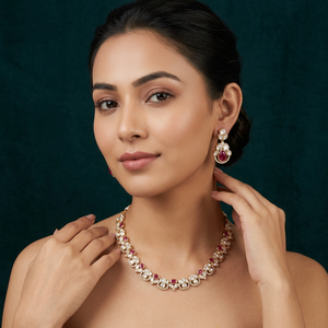Conjunto de collar Kundan chapado en oro con aretes a juego para mujer, joyería para fiestas y bodas. - Product Image 3