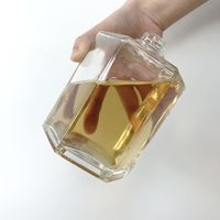 Bouteille à liqueur en verre épais à 6 bords avec bouchon à vis