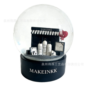 Globo de Nieve de Cristal Makeinkk, Modelo de Salón de Belleza, Regalo Decorativo, Base Redonda Negra, Día de San Valentín, 100% Hecho a Mano - Product Image 3