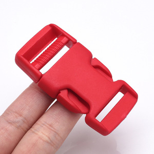 Hebilla Ajustable de Plástico Roja para Accesorios de Bolsos, Estilo Fácil de Usar - Product Image 1