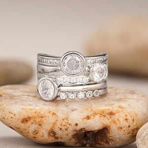 Anello Geometrico Rotondo per Donne, Elegante Gioiello da Dito per Matrimonio e Moda - Product Image 1