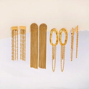 Pendientes Largos Impermeables con Flecos y Borlas, de Acero Inoxidable con PVD de Oro de 18K, Diseño de Cadena en Cascada, Venta al por Mayor - Product Image 1