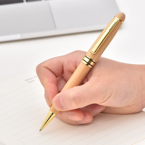 Stylo rétractable en <span class=keywords><strong>bois</strong></span> de bambou de haute qualité avec logo laser personnalisé cadeau sportif promotionnel avec boîte - Product Image 4