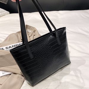 Nouveau design couleur bonbon <span class=keywords><strong>moyen</strong></span> fourre-tout <span class=keywords><strong>sac</strong></span> à main 2024 dames <span class=keywords><strong>sac</strong></span> à bandoulière coré<span class=keywords><strong>en</strong></span> grande capacité dames <span class=keywords><strong>sac</strong></span> à provisions - Product Image 4