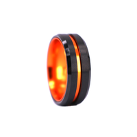 Bague en tungstène à bord biseauté orange passionné avec accessoire à la mode intérieur en aluminium noir et orange