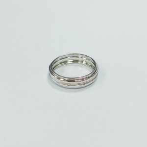 Anello di fidanzamento classico con zircone da laboratorio solitario con taglio brillante 925 con lunetta in argento placcato argento - Product Image 3