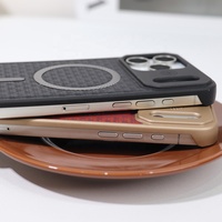 Étui de téléphone magnétique en cuir PC à texture triangulaire gaufrée personnalisée, compatible avec la charge sans fil, coque semi-intégrale pour iPhone 17 16 Pro Max