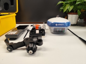 <span class=keywords><strong>Stonex</strong></span> S6II RTK <span class=keywords><strong>GNSS</strong></span> S980A avec radio 5W et récepteur Atlas <span class=keywords><strong>GNSS</strong></span> - Product Image 3