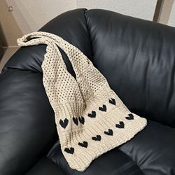 Second row of hearts - khaki [black hearts]