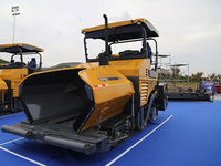 Skymard Machines de route Mini finisseur d'asphalte 4.5M SAP45C-8S finisseur d'asphalte en béton à vendre