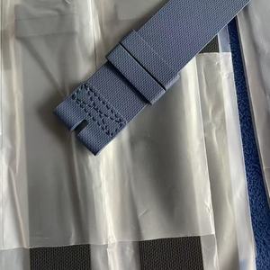 Toptan Yeni Gelen Siyah Deri Lüks Nefes Alabilen Tek Parça Saat Kayışı 20/21/22mm FKM Saat Kordonu - Product Image 3