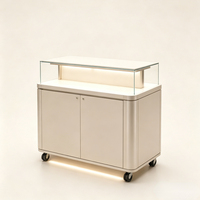 Vitrine à lunettes professionnelle sur mesure, modulaire, minimaliste et haute capacité pour les zones d'expérience et de vente de lunettes