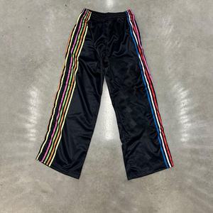 กางเกงไนลอนทรงตรงขนาดใหญ่พิเศษขายส่ง กางเกงวอร์มไนลอนสั่งทำพิเศษ กางเกงไนลอนลายแถบข้างแบบต่อผ้า กางเกงแทร็คไนลอน กางเกงขายาวผู้ชาย - Product Image 3