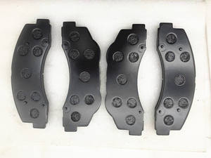 Plaquettes de frein en céramique D1414 Matériau semi-métallique NAO Bonne performance pour freins GAC Premium Cars - Product Image 4