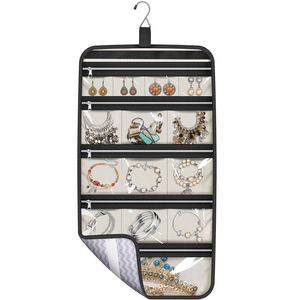 Organisateur de bijoux suspendu enroulable avec crochets métalliques, support double face pour boucles d'oreilles et bagues sur le placard - Product Image 1