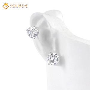 Pendientes de Diamante Cultivado en Laboratorio Goldleaf con Certificación IGI, 1.5CT VVS2, Oro Blanco de 14K, Corte Redondo, Engaste de Garra - Product Image 3