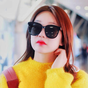 Gafas de sol Gm unisex con montura cuadrada, lentes TAC, protección Uv400, estilo moderno para hombres y mujeres - Product Image 4