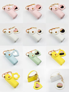 Vacío Brillo de labios Lápiz labial Titular Llavero Paquete Flor Forma Espejo Llavero Bolsa - Product Image 5