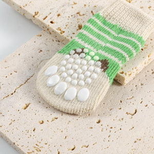 Calcetines para mascotas, para gatos y perros, de dibujos animados, tejidos, cálidos, antideslizantes, estilo invernal para exteriores, con diseño de oso pardo, pato amarillo, azul y beige. - Product Image 3