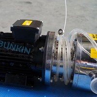 Mélangeur en ligne à cisaillement élevé monophasé avec moteur AC 220 V en acier inoxydable SUS316L pour la dispersion de peintures liquides et de cosmétiques