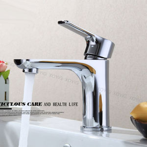 Robinet de lavabo moderne minimaliste en laiton chromé de qualité supérieure, mitigeur chaud/froid, robinet de salle de bain monotrou - Product Image 1