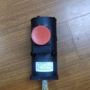 Moteur servo DC à aimant permanent M4-2003-01A-591 90 Vdc 6000 tr/min avec tachymètre pour usage industriel - Product Image 1