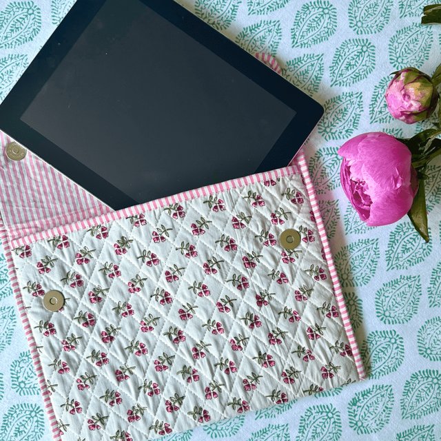 Custom Size Logo Floral Cotton Quilted Padded eReader Laptop Tablet Protection Sleeve Case Bag with Magnetic Snap