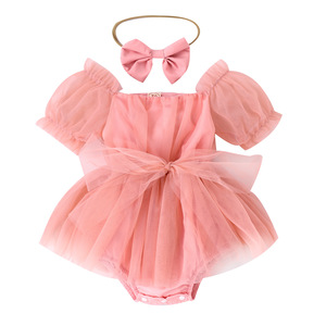 2024 pagliaccetto da bambina alla moda tute estive a maniche corte da <span class=keywords><strong>neonato</strong></span> fascia per la testa di colore puro abiti da principessa in rete per neonati - Product Image 2