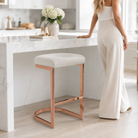Tabouret de bar sans dossier en velours vert foncé avec structure en fer doré rose pour îlot de cuisine ou bar à domicile